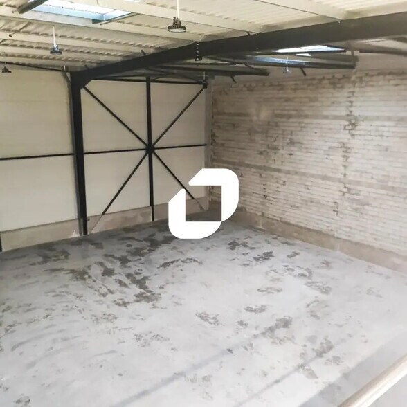 12-24 Allée De Dublin, Les Pavillons-sous-Bois to rent - Building Photo - Image 3 of 6