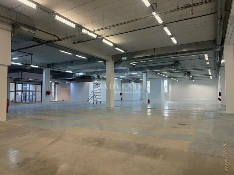 Light Industrial in Ivry-sur-Seine to rent - Building Photo - Image 2 of 23