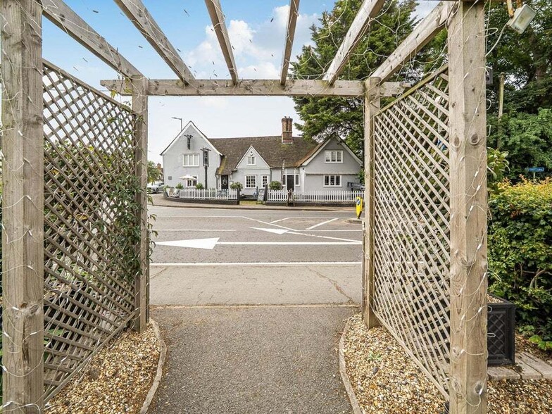 132 Feering Hl, Feering to rent - Building Photo - Image 3 of 18