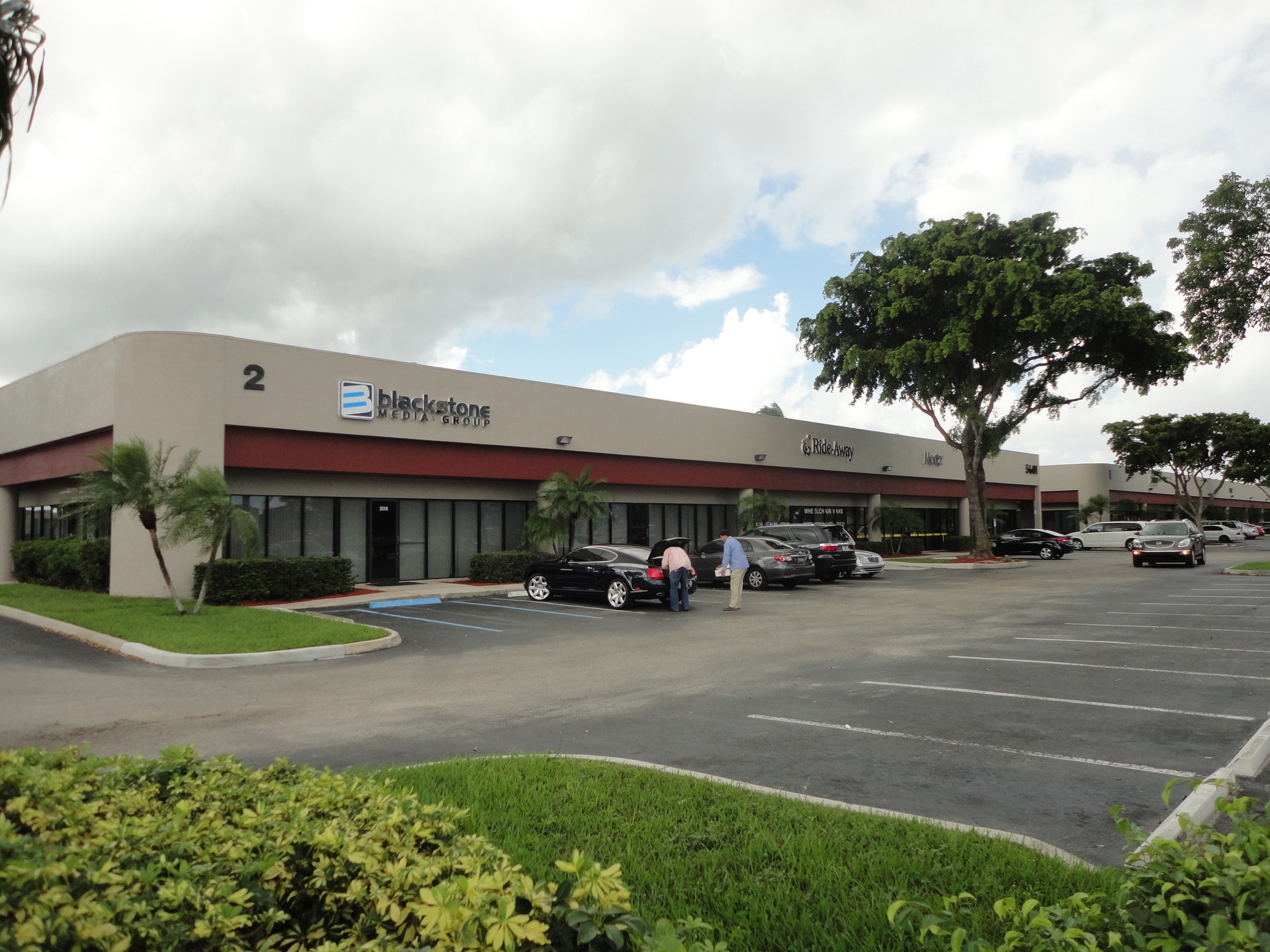 5601 Powerline Rd, Fort Lauderdale, FL to rent Building Photo- Image 1 of 5