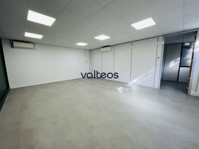 130 Rue Galilée, Labège to rent - Building Photo - Image 3 of 5