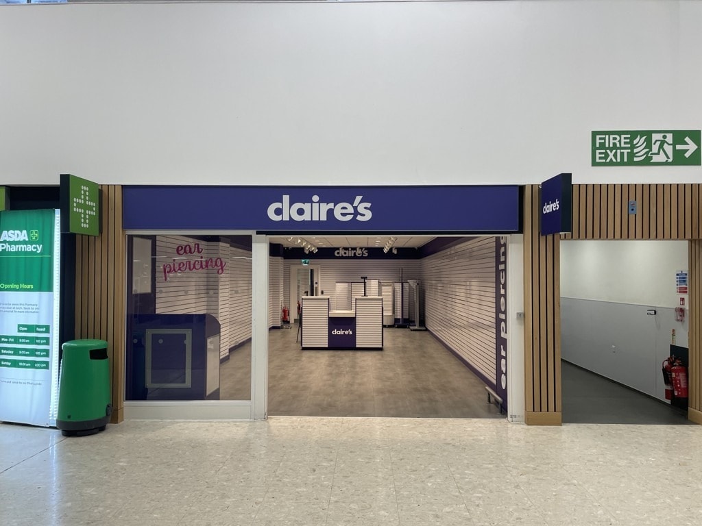 Whitehill Way, Swindon to rent Building Photo- Image 1 of 3