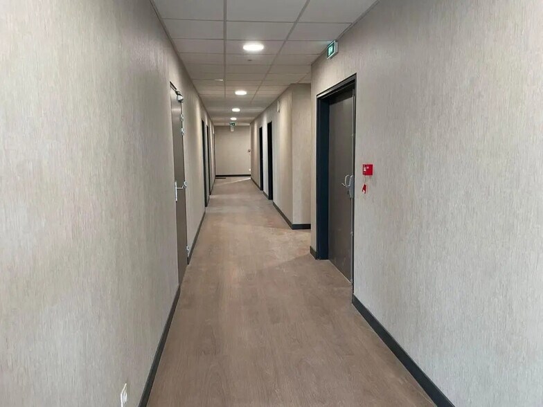 Office in Fontaine-lès-Dijon for sale - Building Photo - Image 2 of 8