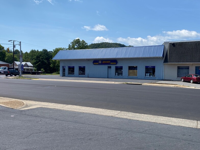 794 E Main St, Waynesboro, VA for rent - Building Photo - Image 3 of 3