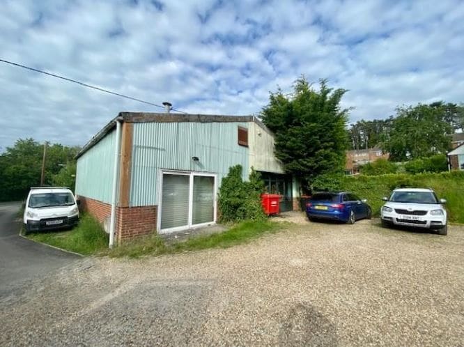 Smitham Bridge Rd, Hungerford for sale - Building Photo - Image 1 of 1