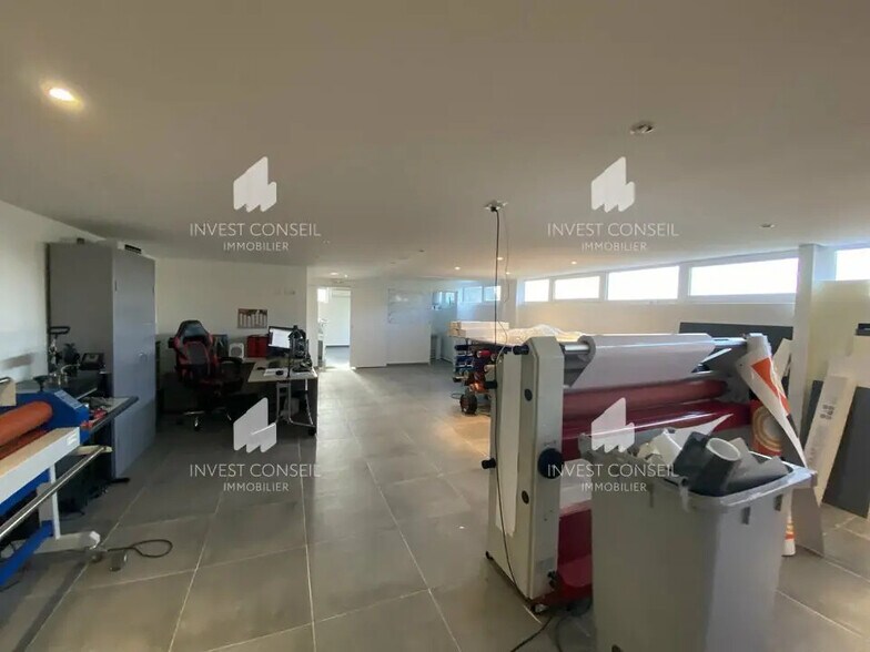 Office in Boissy-l'Aillerie to rent - Interior Photo - Image 2 of 8