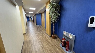 Warrior Sq, Southend On Sea to rent Interior Photo- Image 2 of 10