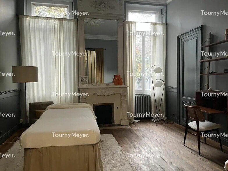 Office in Bordeaux to rent - Building Photo - Image 3 of 7