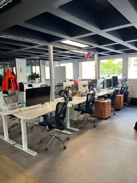 42 Rue Barbès, Montrouge to rent - Building Photo - Image 2 of 11