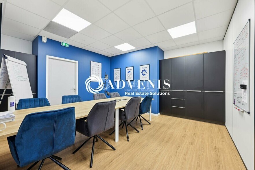 Office in Chessy to rent - Interior Photo - Image 3 of 12