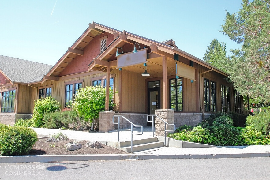 3052 NW Merchant Way, Bend, OR for rent - Building Photo - Image 1 of 11