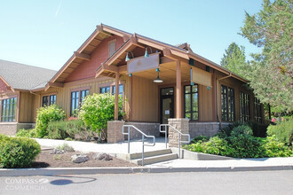 3052 NW Merchant Way, Bend, OR for rent Building Photo- Image 1 of 12