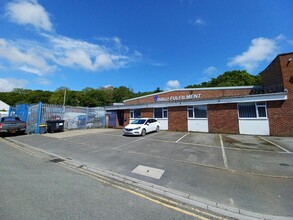 Allens Ln, Poole for rent Building Photo- Image 1 of 8