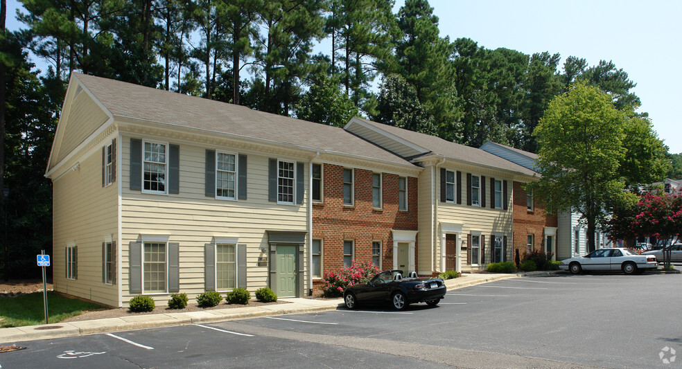 256-266 W Millbrook Rd, Raleigh, NC for rent - Primary Photo - Image 2 of 2