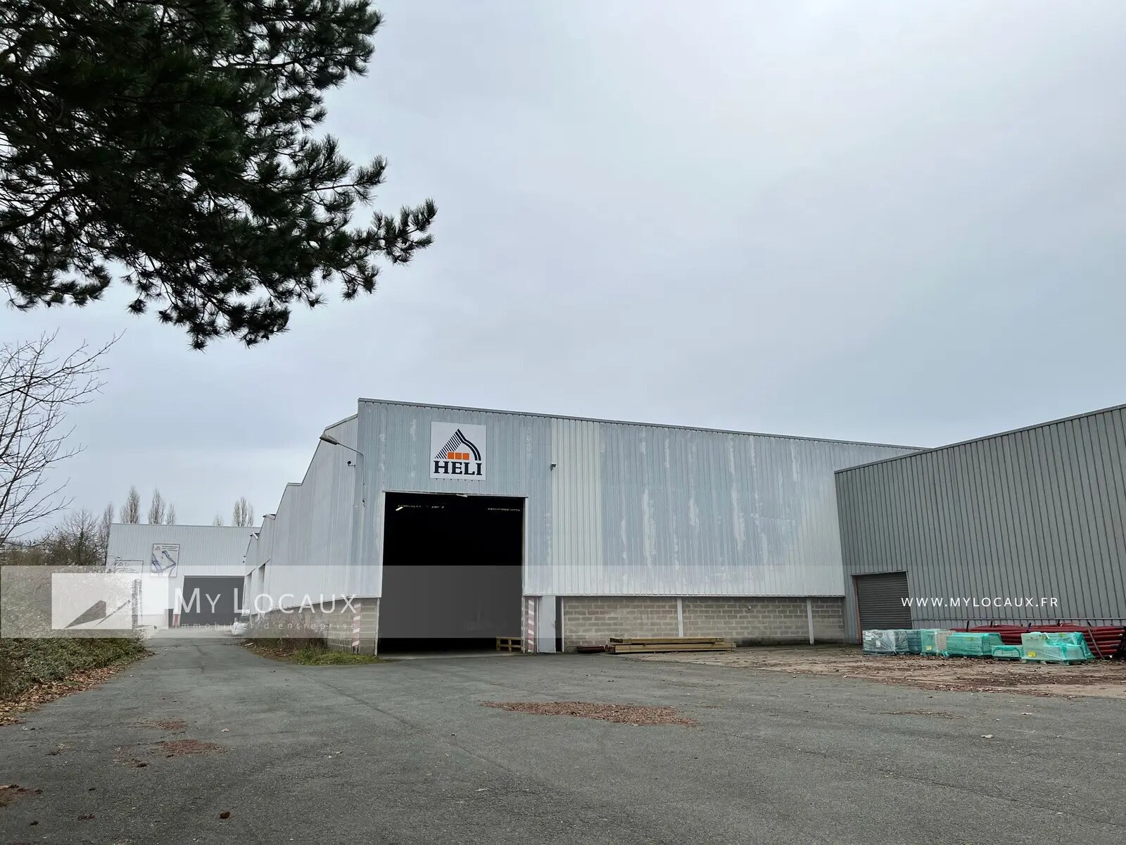 Industrial in SAINT-OUEN-L'AUMONE to rent Building Photo- Image 1 of 11
