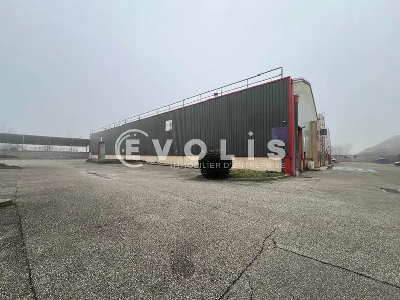 Light Industrial in Vénissieux to rent - Building Photo - Image 2 of 9