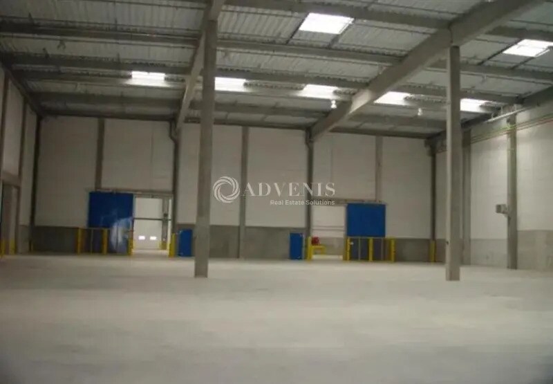 Industrial in Mitry-Mory to rent - Interior Photo - Image 3 of 9