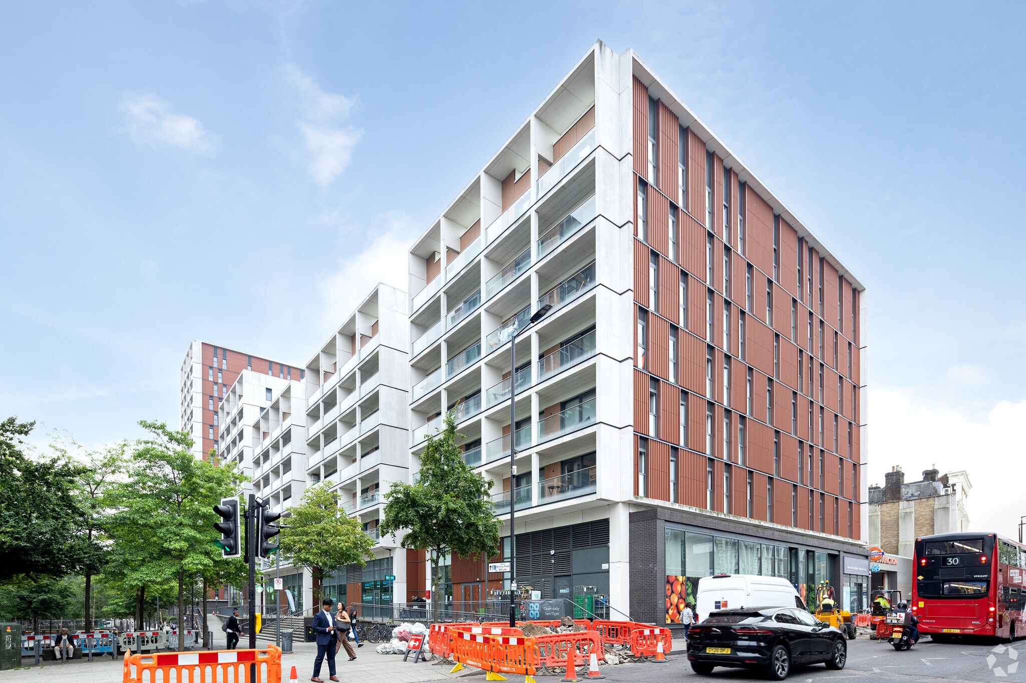 Dalston Sq, London to rent Primary Photo- Image 1 of 3