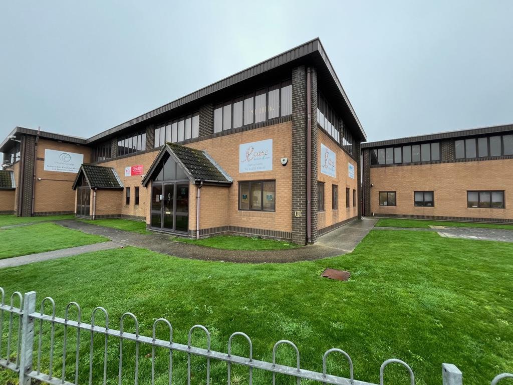 Stephenson Rd W, Clacton On Sea to rent Building Photo- Image 1 of 10