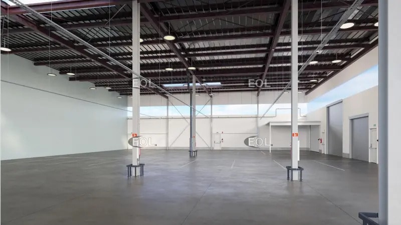 Industrial in Buc to rent Interior Photo- Image 1 of 4