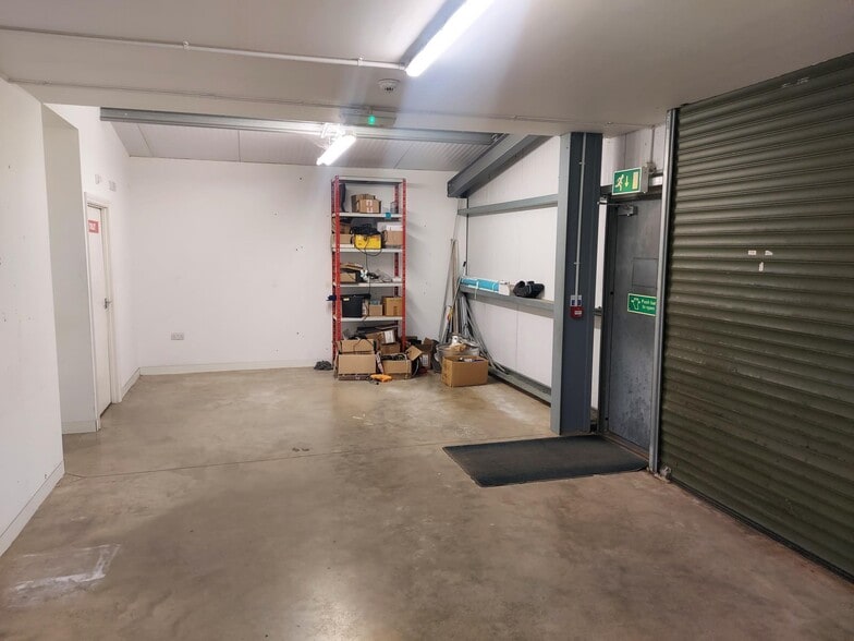 Wadhurst Rd, Mark Cross to rent - Building Photo - Image 1 of 39