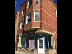 2000 W Addison St, Chicago, IL for rent Building Photo- Image 1 of 10