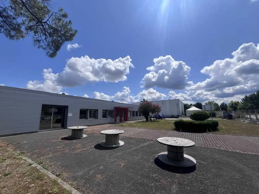 Office in Pessac to rent Building Photo- Image 1 of 12