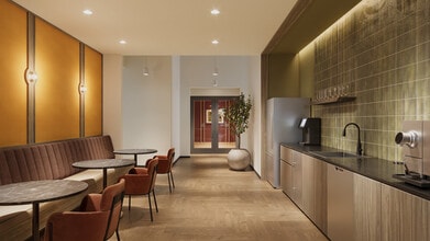 107 Greenwich St, New York, NY to rent Interior Photo- Image 2 of 3