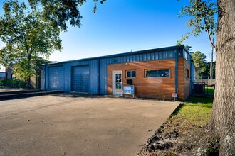 6823 Northampton Way, Houston, TX for rent Building Photo- Image 1 of 9