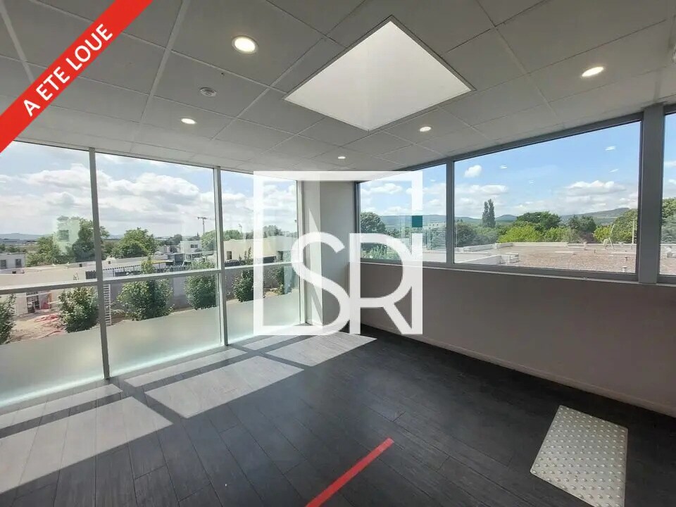 Location Bureaux 441 m² - Photo 1