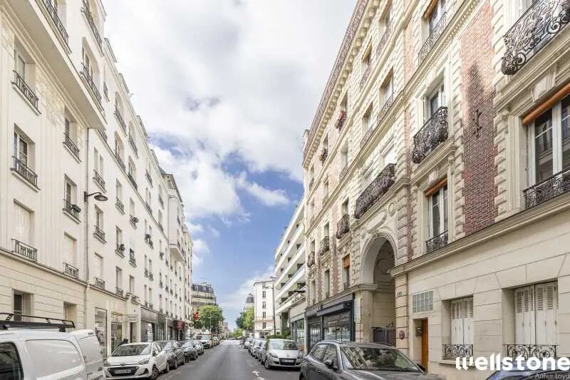 Office in Paris for sale - Building Photo - Image 1 of 1