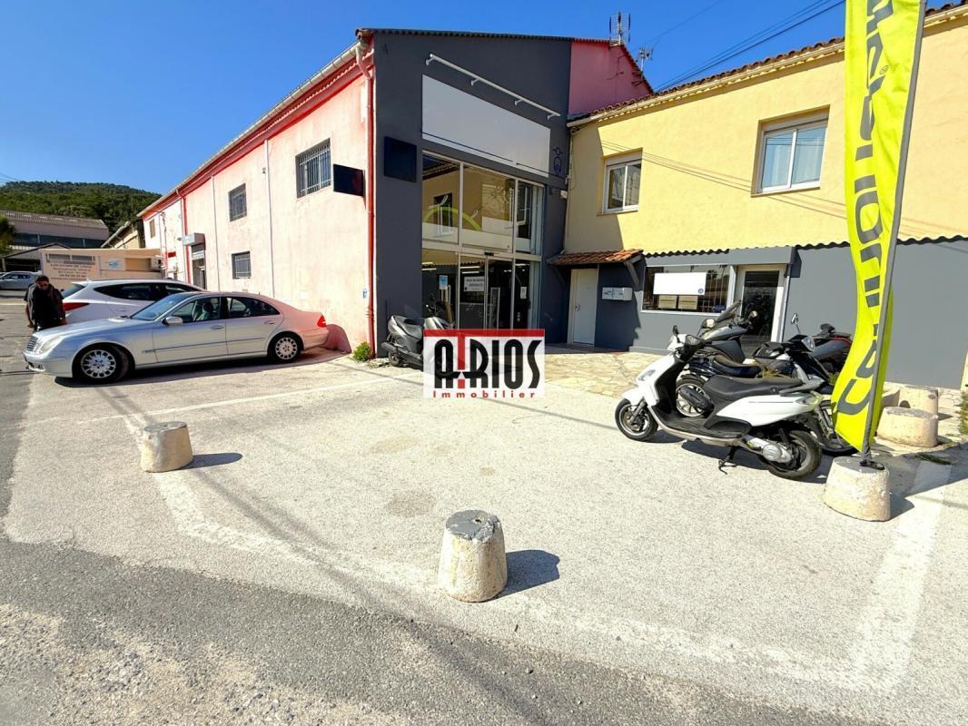 Retail in Hyeres to rent Building Photo- Image 1 of 8