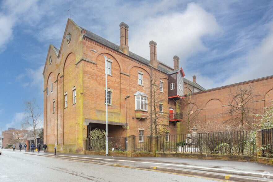 Light Industrial in 55 Station St, Burton-On-Trent for sale - Building Photo - Image 2 of 3