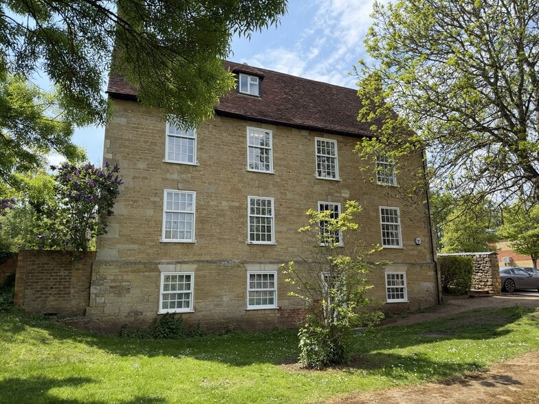 Stratford Rd, Milton Keynes for sale - Building Photo - Image 3 of 4