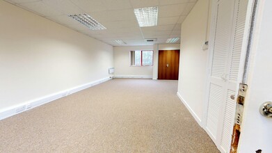 Torwood Clos, Coventry to rent Building Photo- Image 1 of 11