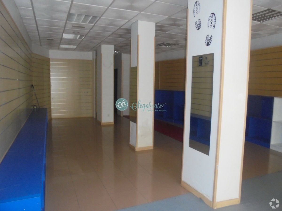 Retail in Segovia, Segovia to rent Interior Photo- Image 1 of 2