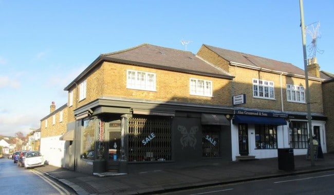 More details for 130 Oatlands Dr, Weybridge - Retail for Sale