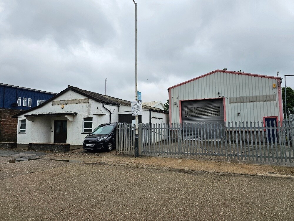 Wallingford Rd, Uxbridge for sale Building Photo- Image 1 of 1