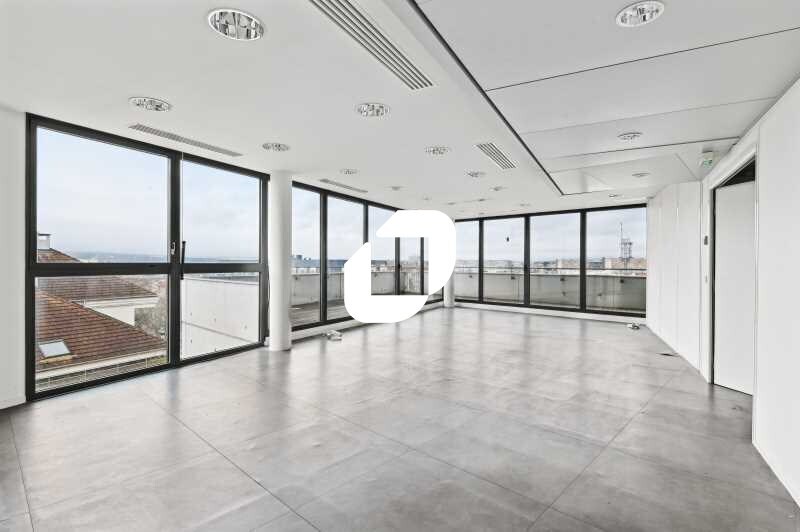 Office in Rueil-Malmaison for sale - Building Photo - Image 3 of 17