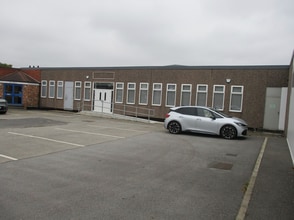 West Carr Rd, Retford to rent Building Photo- Image 2 of 5
