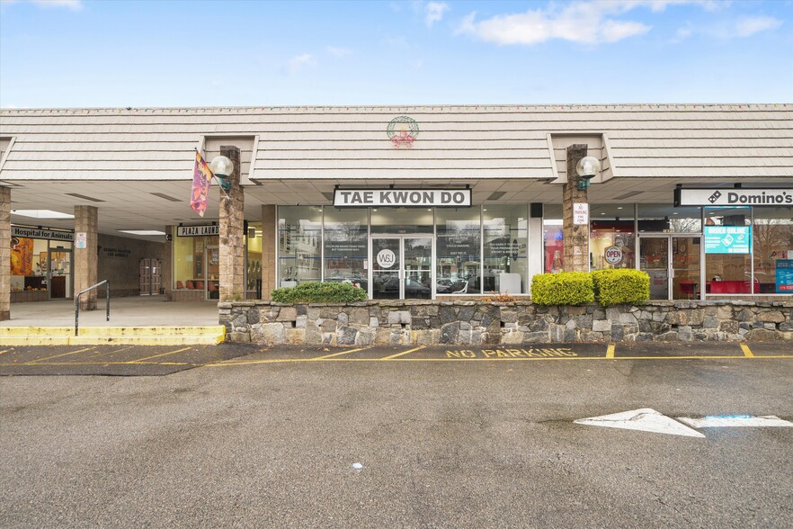 1853-1877 Commerce St, Yorktown Heights, NY for rent - Building Photo - Image 1 of 3