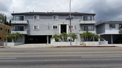 13823 Sherman Way, Van Nuys, CA for sale Primary Photo- Image 1 of 1