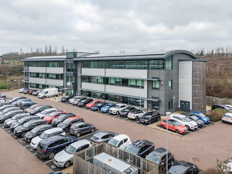 Emperor Way, Exeter to rent - Primary Photo - Image 1 of 15