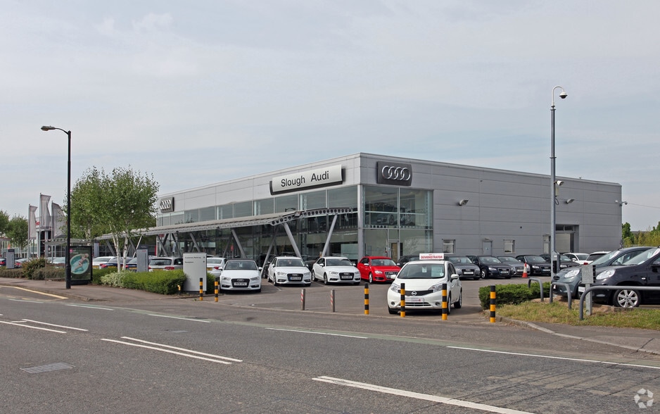 756 Dover Rd, Slough to rent - Building Photo - Image 2 of 2