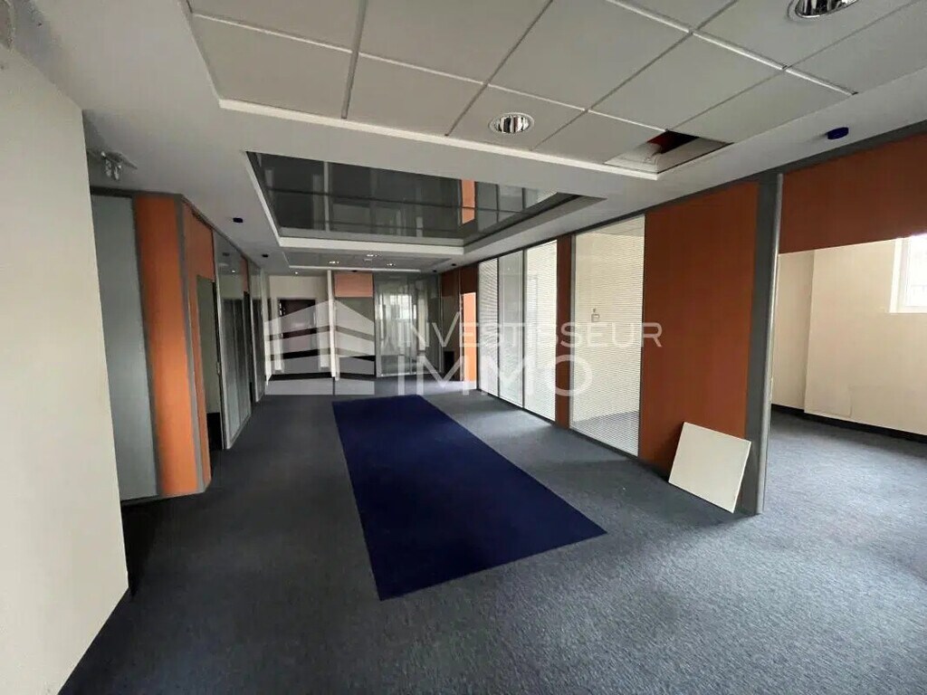 Location Bureaux 530 m² - Photo 1
