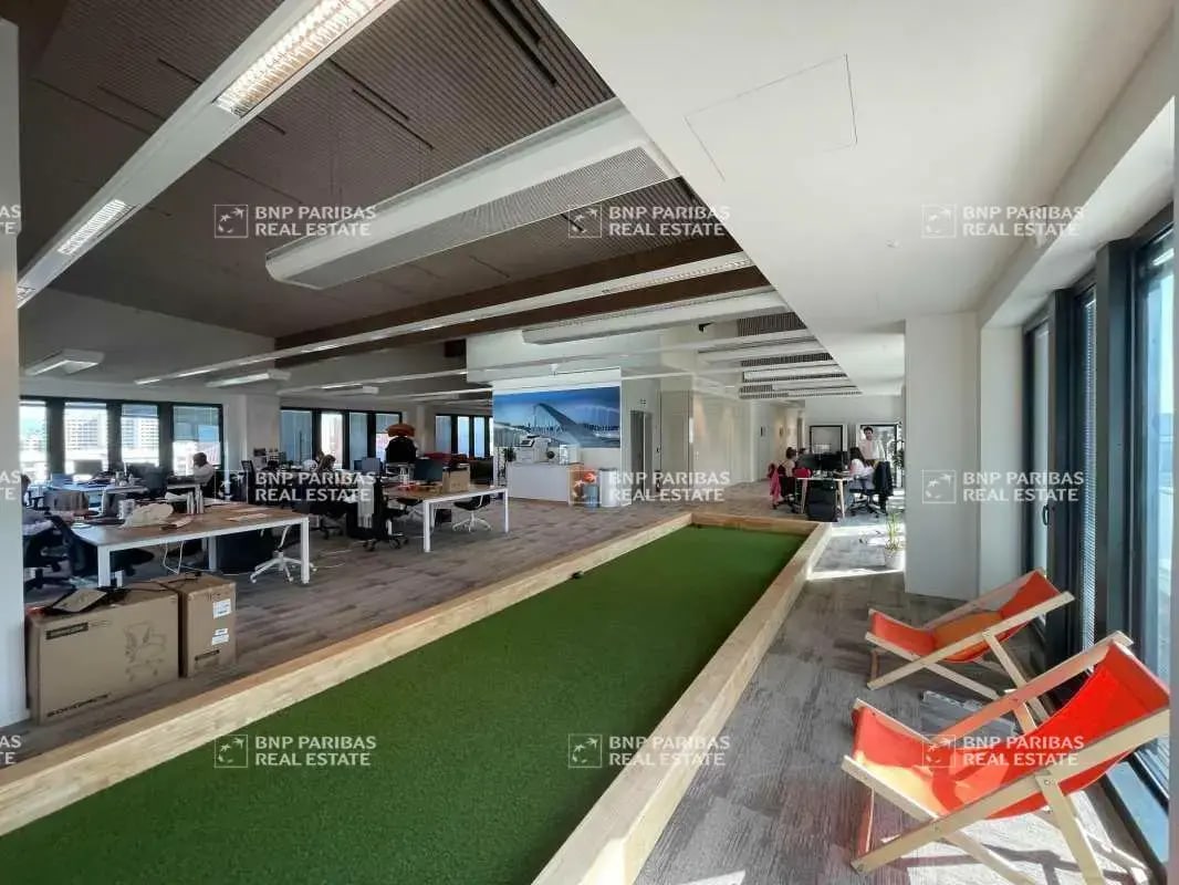 Office in Lyon to rent Interior Photo- Image 1 of 26