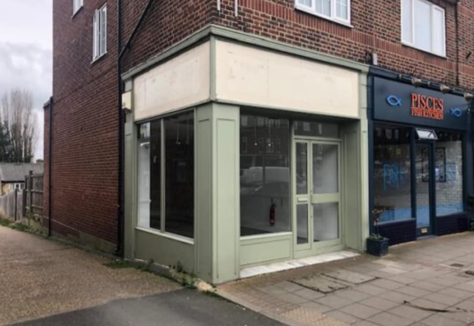 42 The Broadway, Epsom to rent Interior Photo- Image 1 of 3