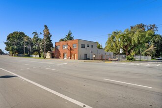 1448 A St, Castro Valley, CA for rent Building Photo- Image 2 of 32