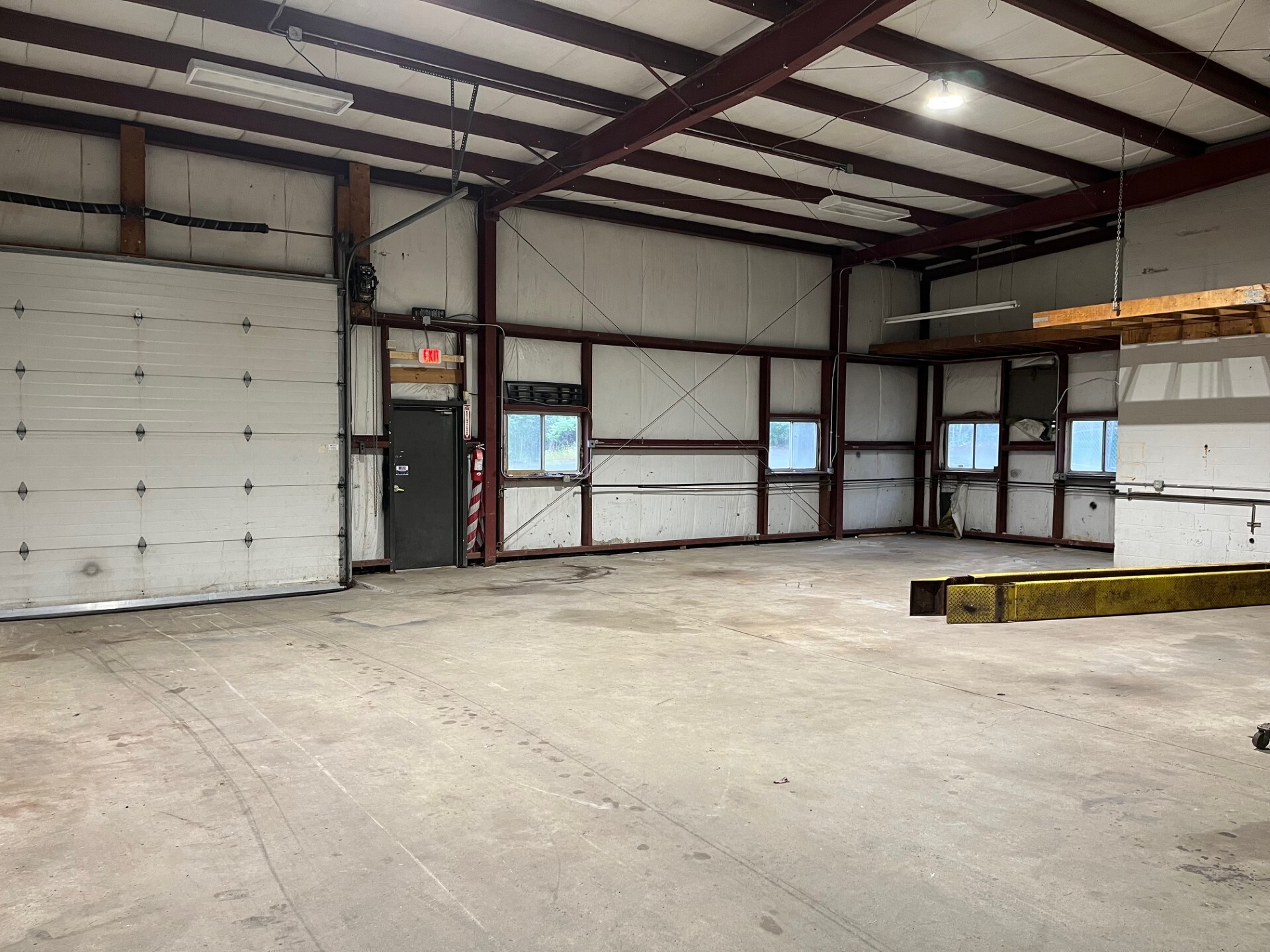 207 Highland Ave, Salem, MA to rent Interior Photo- Image 1 of 13