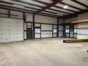 207 Highland Ave, Salem, MA to rent Interior Photo- Image 1 of 13